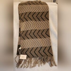 Fadivo New York Chevron Pattern Oversized Scarf, Black & Gray, NWT
